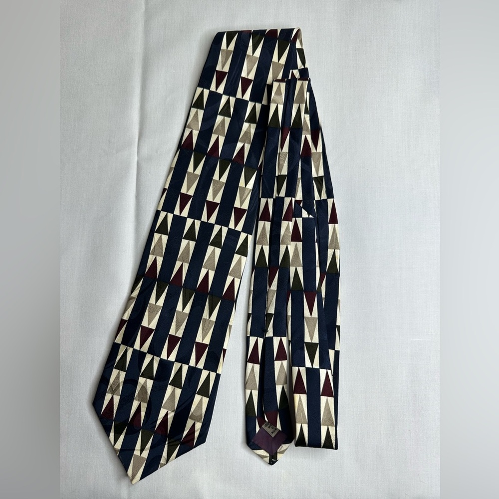 Structure Geometric Tie - EUC